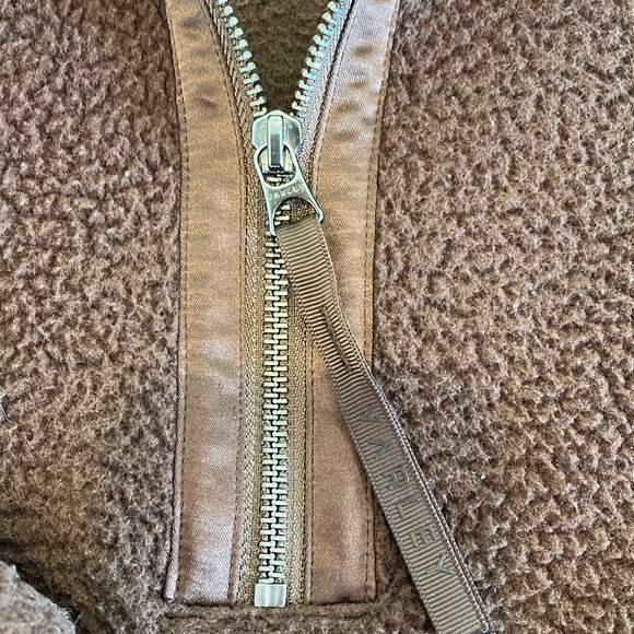 Varley chocolate Teddy pullover with ribbed waist size small - Picture 4 of 7